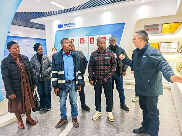 津巴布韦伙伴来访亚建科技集团