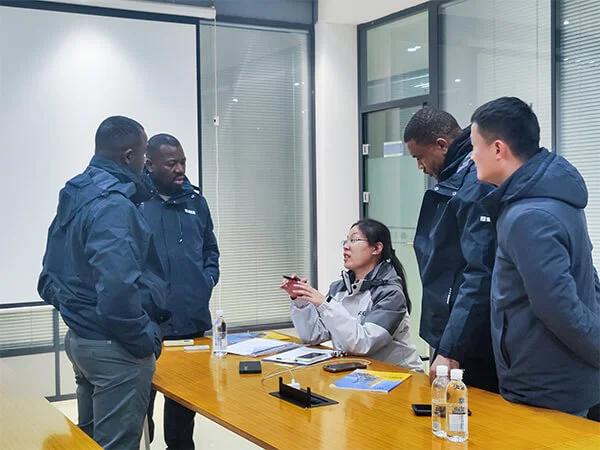 非洲客户到访亚建科技有限公司