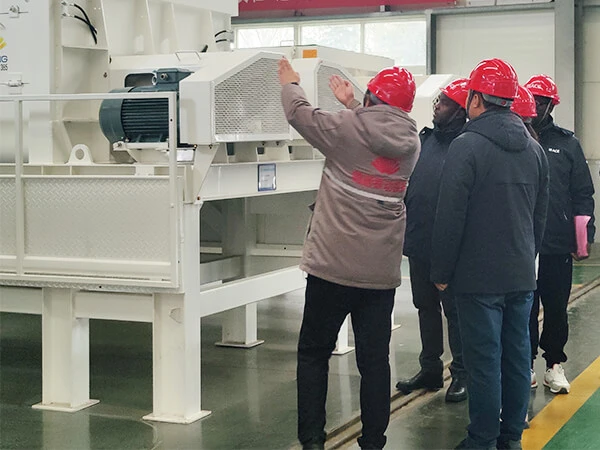 非洲喀麦隆伙伴来访亚建科技集团