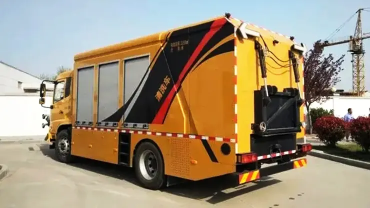 标线清除车
