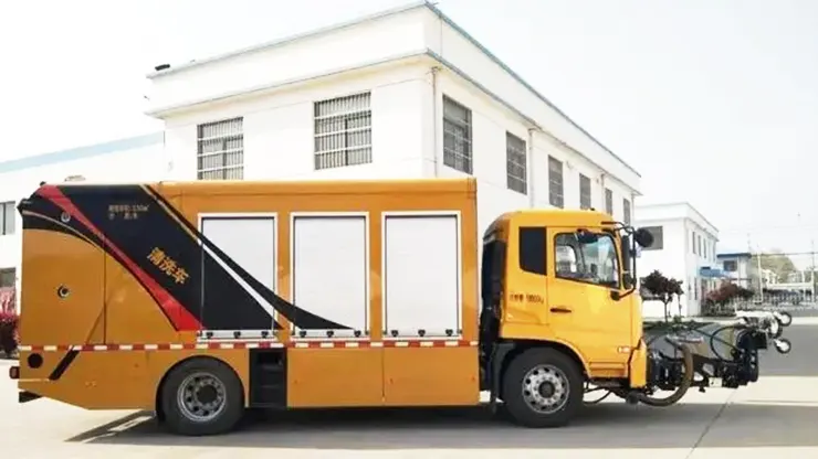 标线清洗车