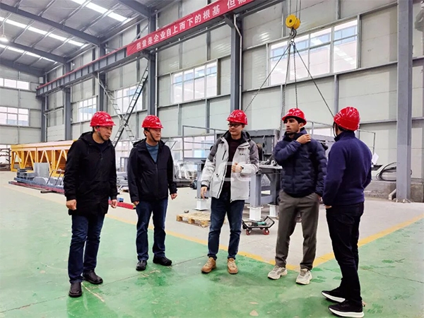 中亚客户来访亚建科技