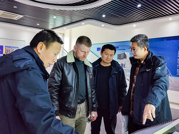 俄罗斯客户来访亚建科技，共探海外基建合作新机遇