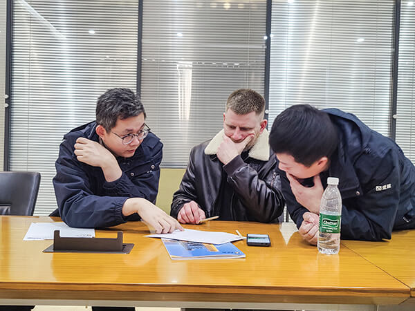 俄罗斯到访亚建科技有限公司