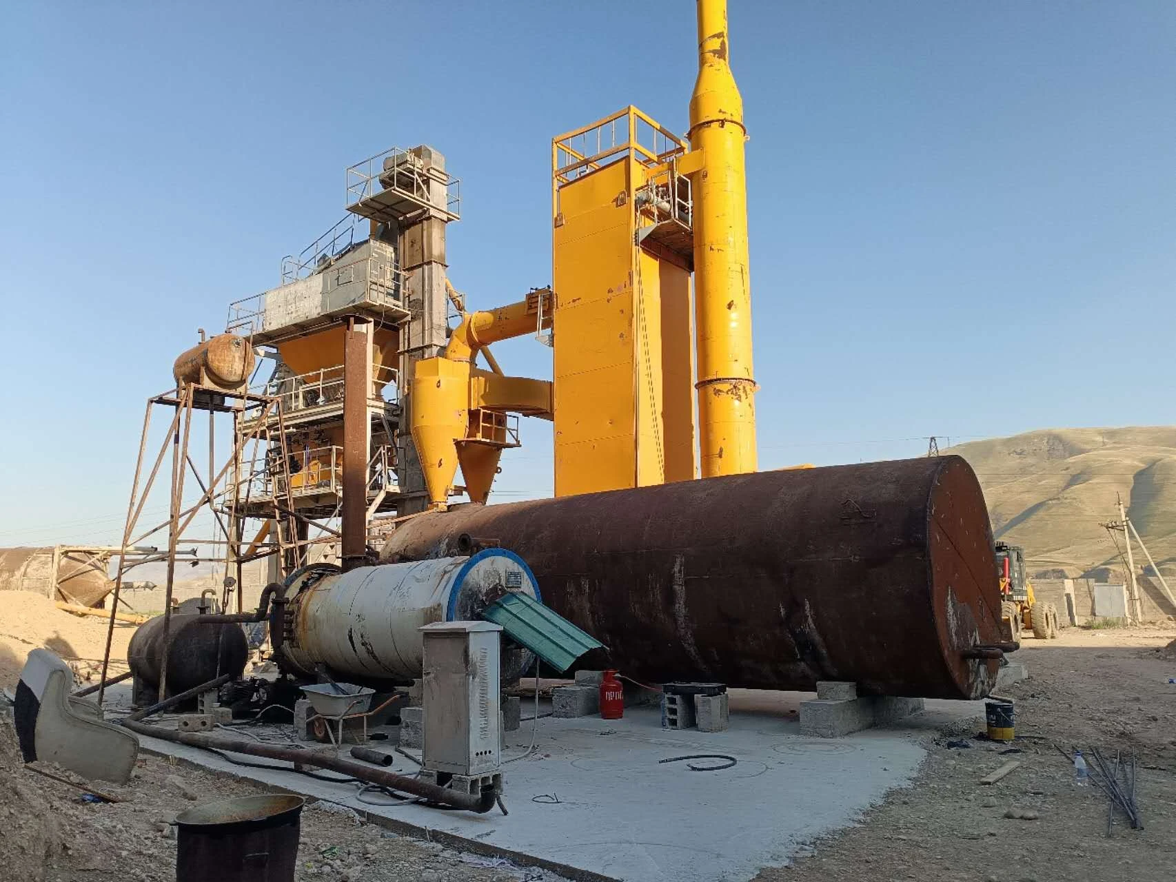 Used Chinese asphalt mixing plant supported by LYROAD Machinery arrived at Central Asia site.